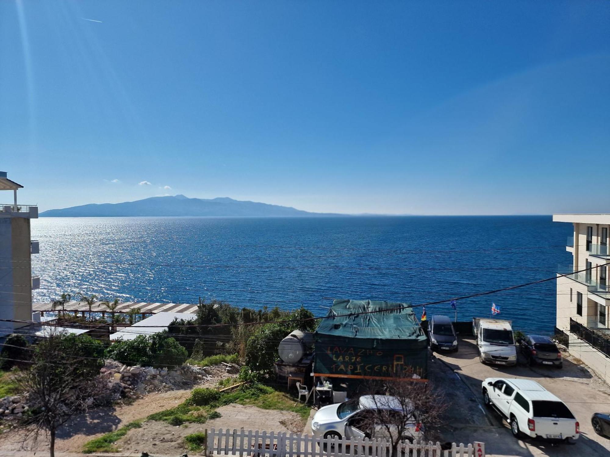 Beachfront Apartment Sarandë Eksteriør bilde